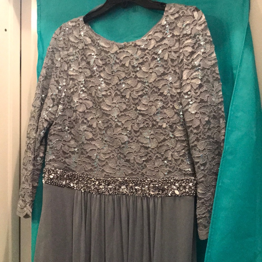 3/4 sleeve evening gown